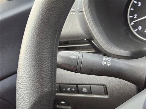 Used 2025 Nissan Sentra SV FWD image 22
