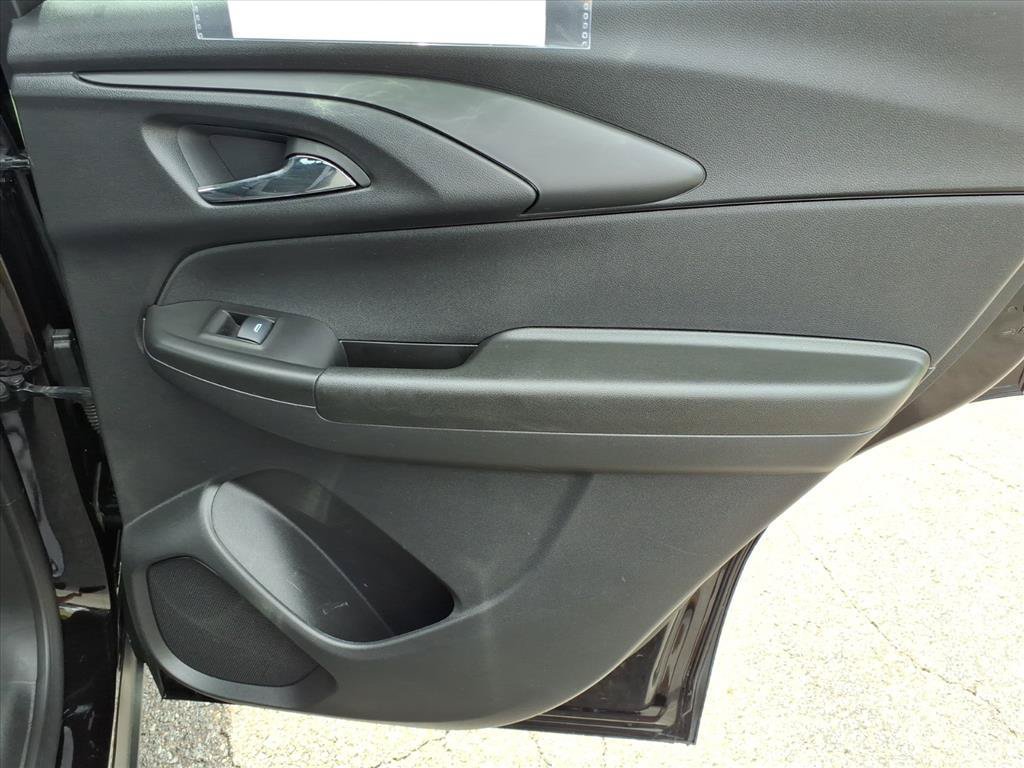 Used 2025 Chevrolet TrailBlazer LT AWD/4WD image 17