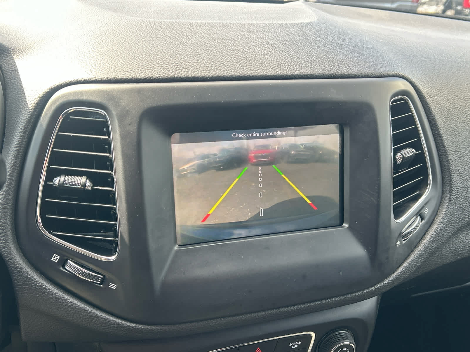 Used 2018 Jeep Compass Latitude w/ Popular Equipment Group FWD image 23