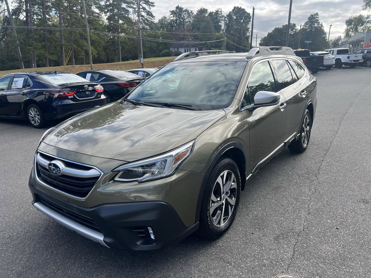Used 2021 Subaru Outback Touring XT AWD/4WD image 1