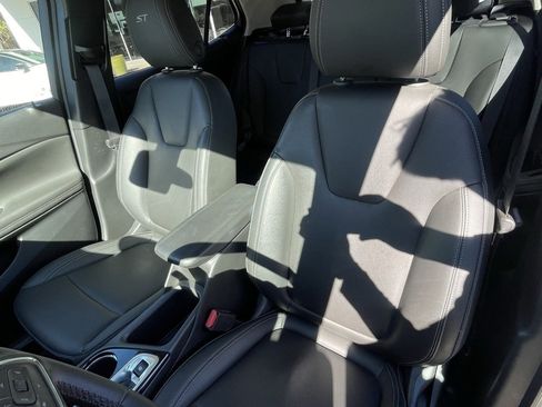 Certified 2024 Buick Encore GX Sport Touring image 21