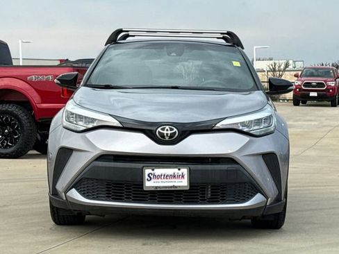 Used 2020 Toyota C-HR XLE image 2