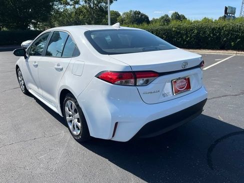 Used 2025 Toyota Corolla LE FWD image 10