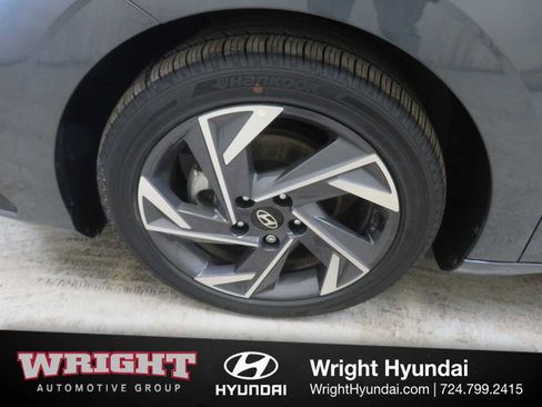 Certified 2025 Hyundai Elantra SEL image 8