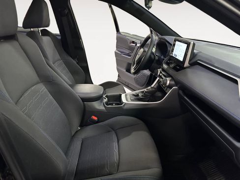 Used 2025 Toyota RAV4 SE image 24