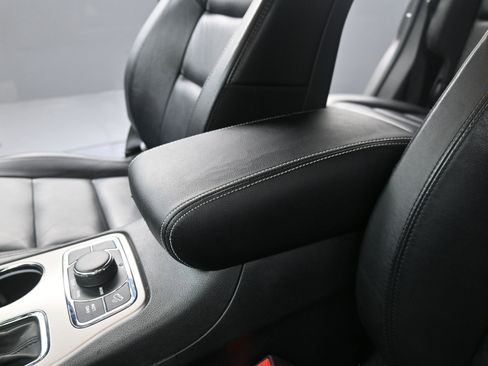 Used 2019 Jeep Grand Cherokee Limited AWD/4WD image 35