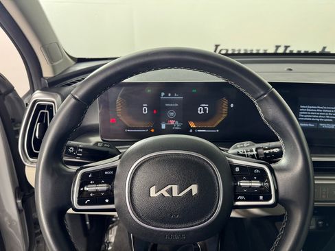 Used 2025 Kia Sorento S image 22