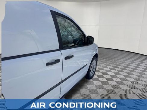 Used 2014 RAM C/V Tradesman FWD image 9