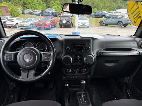 Used 2017 Jeep Wrangler Unlimited Sport w/ Quick Order Package 24S AWD/4WD image 9