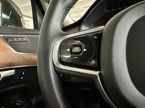 Used 2023 Volvo XC90 B6 Core w/ Protection Package Premier image 24