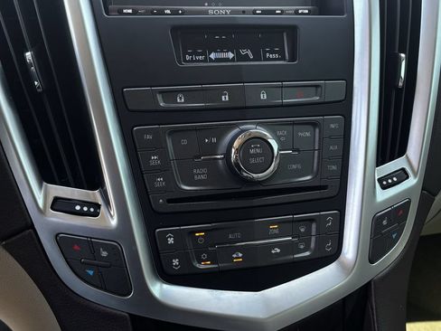 Used 2010 Cadillac SRX Luxury FWD image 17
