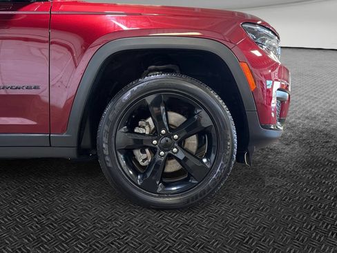Used 2025 Jeep Grand Cherokee L Altitude AWD/4WD image 11