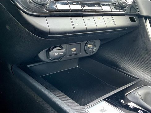 Used 2022 Hyundai Elantra SEL w/ Cargo Package image 32