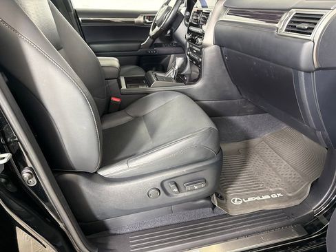Used 2022 Lexus GX 460 Luxury w/ Accessory Package image 15