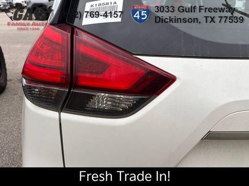 Used 2017 Nissan Rogue S image 10