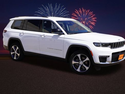 Used 2023 Jeep Grand Cherokee L Limited AWD/4WD image 2