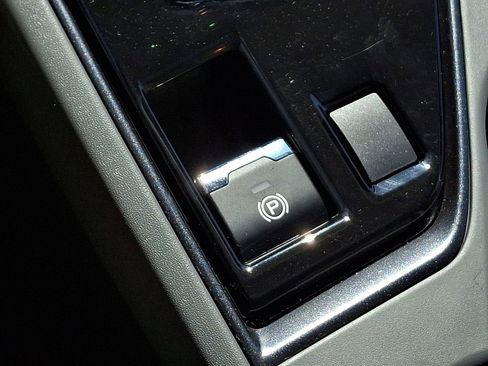 Used 2024 Subaru Crosstrek 2.5i Limited image 25