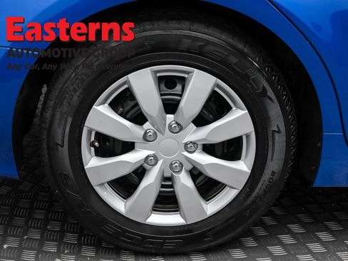 Used 2020 Toyota Camry LE w/ Fleet Convenience Package image 28