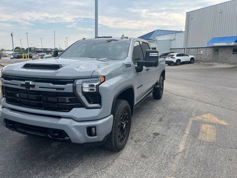 Used 2024 Chevrolet Silverado 2500 LTZ w/ LTZ Plus Package AWD/4WD image 2