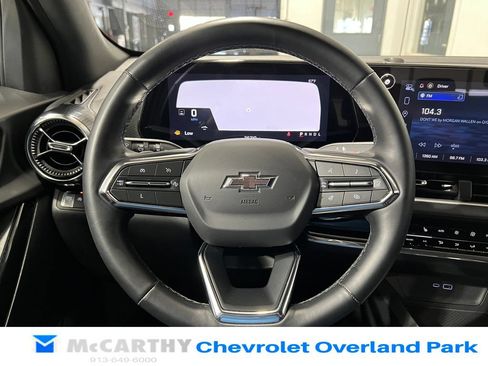 Used 2025 Chevrolet Equinox LT w/ Convenience Package II FWD image 12