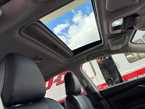 Used 2019 Subaru Crosstrek 2.0i Limited w/ Moonroof Package w/Navigation AWD/4WD image 17