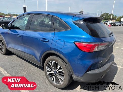 Used 2022 Ford Escape SE w/ SE Sport Appearance Package AWD/4WD image 18