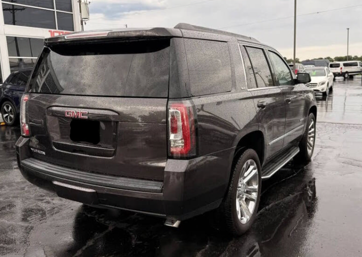 Used 2015 GMC Yukon Denali w/ Premium Package AWD/4WD image 3