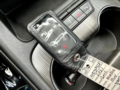 Used 2021 GMC Acadia SLT w/ Elevation Edition image 14