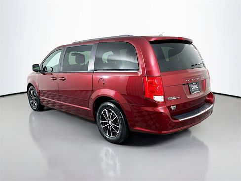 Used 2017 Dodge Grand Caravan GT image 8