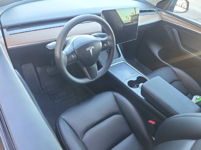 Used 2024 Tesla Model Y Long Range AWD/4WD image 6