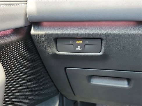 New 2025 Volkswagen Tiguan SE image 26