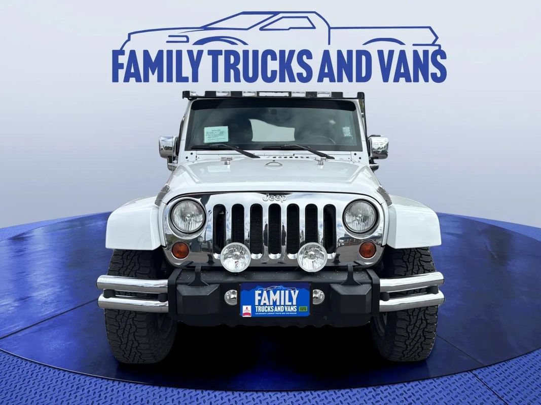 Used 2011 Jeep Wrangler Unlimited Sahara w/ Dual Top Group AWD/4WD image 8