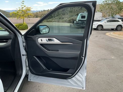 Used 2026 Ford Explorer Active w/ Active Comfort Package RWD image 16