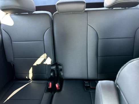 New 2026 Chevrolet Traverse LT image 17