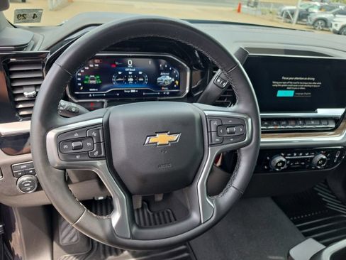 Used 2024 Chevrolet Silverado 1500 LT AWD/4WD image 9