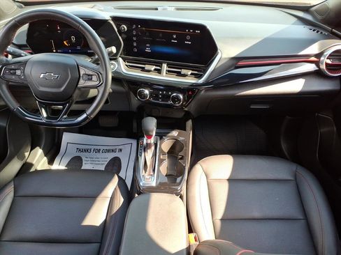 Used 2024 Chevrolet Trax RS w/ Sunroof Package image 9