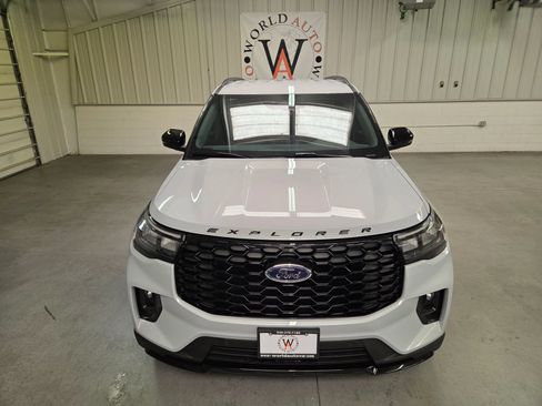 Used 2026 Ford Explorer ST-Line w/ ST-Line Street Pack AWD/4WD image 11