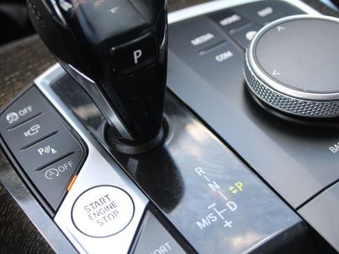 Used 2021 BMW 330i Sedan w/ Premium Package image 39