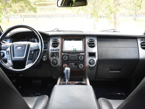 Used 2016 Ford Expedition EL Platinum image 18