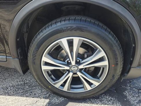 Used 2017 Nissan Rogue SL w/ SL Premium Package image 38