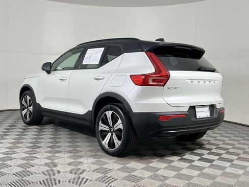 Used 2023 Volvo XC40 Recharge Plus image 8