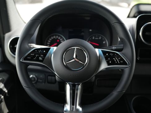 New 2025 Mercedes-Benz Sprinter 2500 image 10