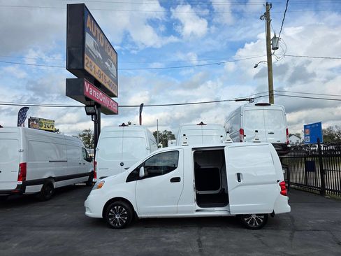 Used 2017 Nissan NV200 SV w/ Technology Package image 6