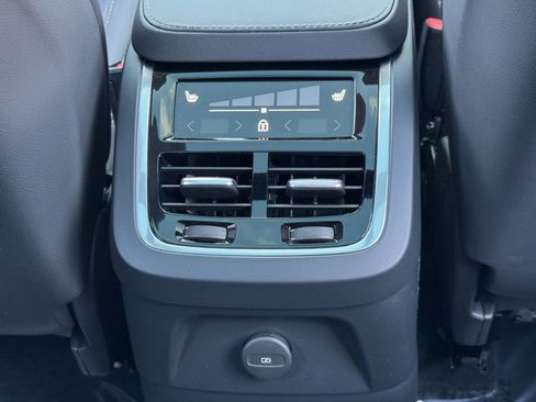 Used 2024 Volvo XC90 T8 Ultimate w/ Protection Package Premier image 35