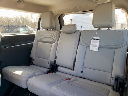 New 2025 Ford Expedition Max Platinum w/ Platinum Ultimate Package image 11