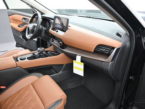 Certified 2026 Nissan Rogue SV FWD image 31