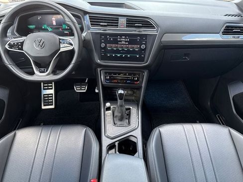 Used 2023 Volkswagen Tiguan SE R-Line image 10