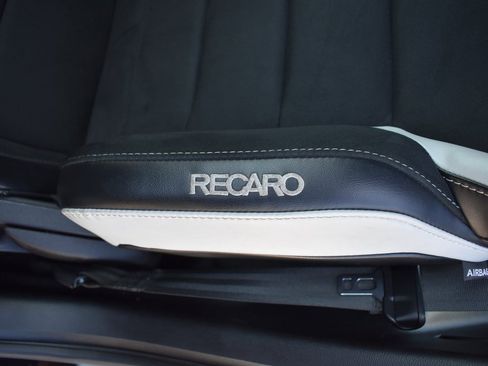 Used 2020 Ford Mustang Shelby GT500 w/ Carbon Fiber Track Pack image 14