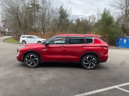 Used 2023 Mitsubishi Outlander SE image 9