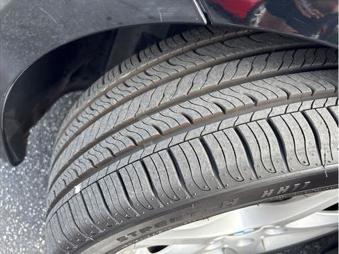 Used 2008 BMW 135i Convertible RWD image 18